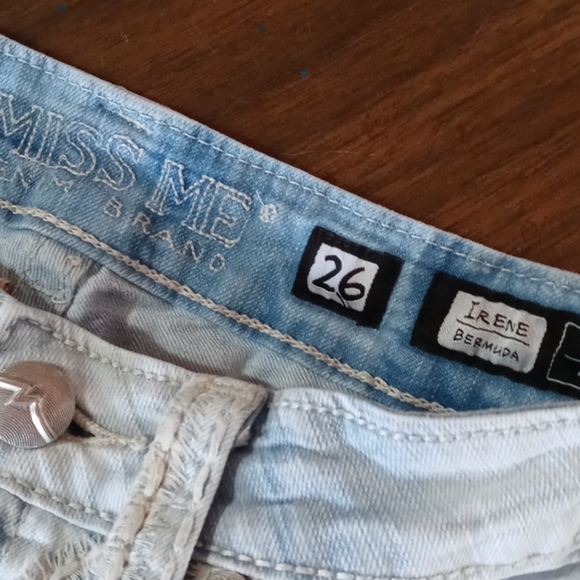 Miss Me Denim Irene Bermuda White Wash Jean Shorts - Picture 3 of 7